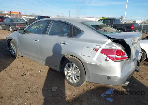 2015 Nissan Altima 2.5/2.5 S/2.5 Sl/2.5 Sv z USA, uszkodzony, nr VIN 1N4AL3AP2FC288707